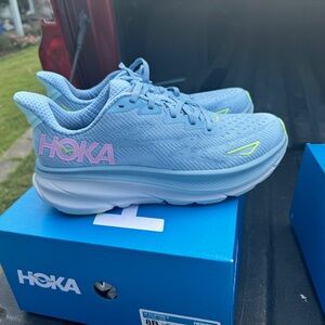 New Women’s Hoka Shoes Size 8 Light Blue Clifton 9